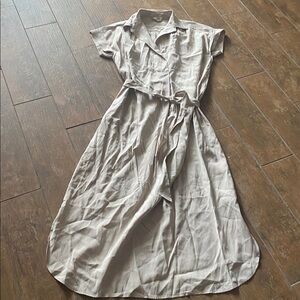 Max Studio Cream Short Sleeve Dress. Excellent condition. Size xs.